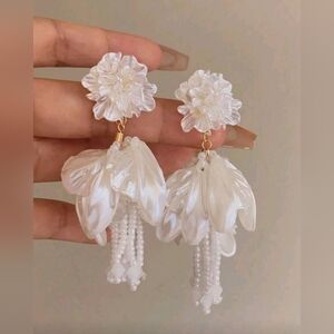 Elegant White Floral Earrings